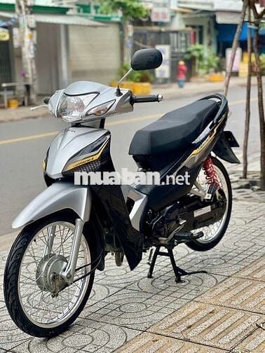 Xe máy Honda Wave A 2019 màu bạc đen