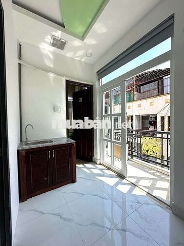 1 phòng ngủ - ban công - 30m2 ngay phố ẩm thực Phan Xích Long