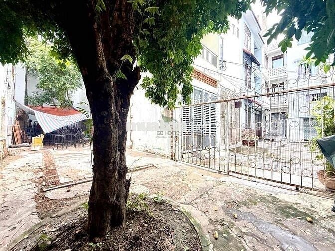 CHO THUÊ MẶT BẰNG SÂN VƯỜN 134M2 2 MẶT TIỀN HẺM HÙNG VƯƠNG