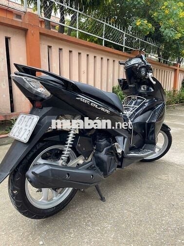 Honda AirBlade Mắt Cú 2013 Đen - Bao Check Hãng