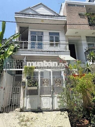 Phòng mặt tiền gần ngã tư Huỳnh Tấn Phát - Hoàng Quốc Việt