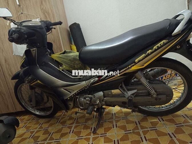 Xe máy Yamaha Jupiter Gravita màu Đen Bạc Vàng