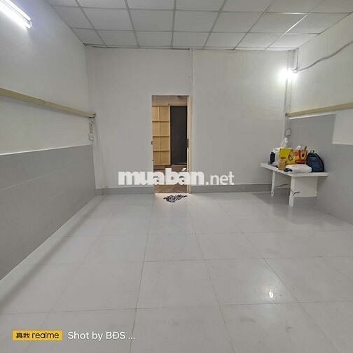 Nhà 56m2 cấp bốn có 1pn 1wc ngay chợ Hiệp Bình 6triệu