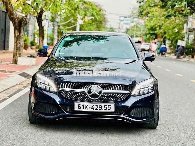 Mercedes C200 đồ chơi hơn 100tr