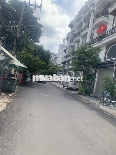 18,5 tỷ dt 135m2 CHDV 5 tầng ngay gigamail