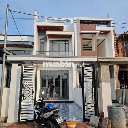 🏡 BÁN NHÀ ĐANG XÂY THEO MẪU – SỔ RIÊNG THỔ CƯ 100%
💰 trả trước 500tr