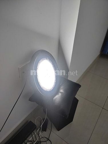 Bán đèn LED trần UFO 200W hãng Philips.