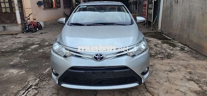 Toyota Vios E 2017 số sàn màu bạc.xe 0k