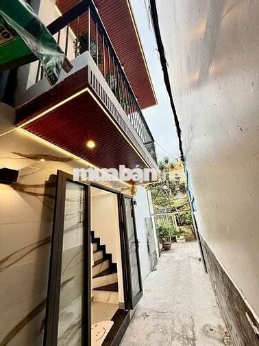 Nhà hẻm xe máy 1 sẹc 12m2, đường Nguyễn Thượng Hiền, Bình Thạnh