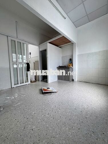 Cho thuê nhà mặt tiền đường Tân Hương, dt 4x18 trệt 3 lầu