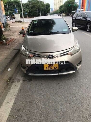 Toyota Vios E 2018 màu vàng cát