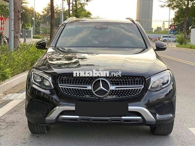 Mercedes Benz GLC250 4Matic sx 2017 màu đen/kem