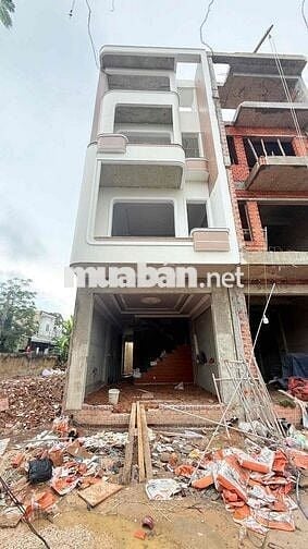 bán nhà chính chủ mặt tiền kinh doanh tại dĩ an bình dương. p đông hoà