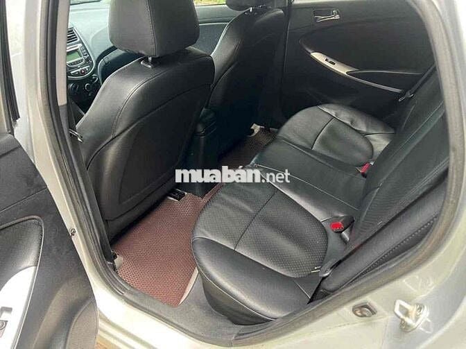 Hyundai Accent 2011 1.4 AT - 221000 km