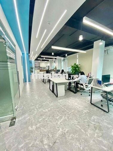 Cho thuê VP tại Hoàng Cầu 110m2 giá 21t 10m mặt tiền full kính mới ken