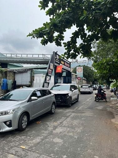 Bán đất xây CHDV phường Thảo Điền, Quận 2, DT 8,5 x 25m. Giá 160tr/m2