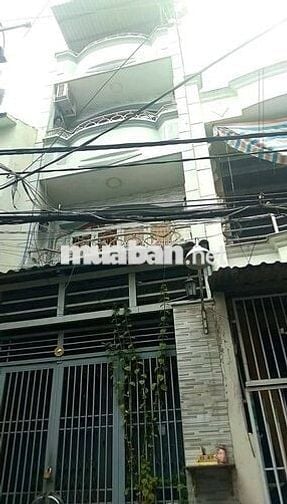 cần bán nhà 3 lầu 1 sân thượng