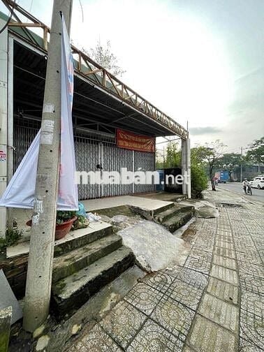 Chính chủ đi nước ngoài mới về cần bán nhà mặt tiền Nguyễn Bình