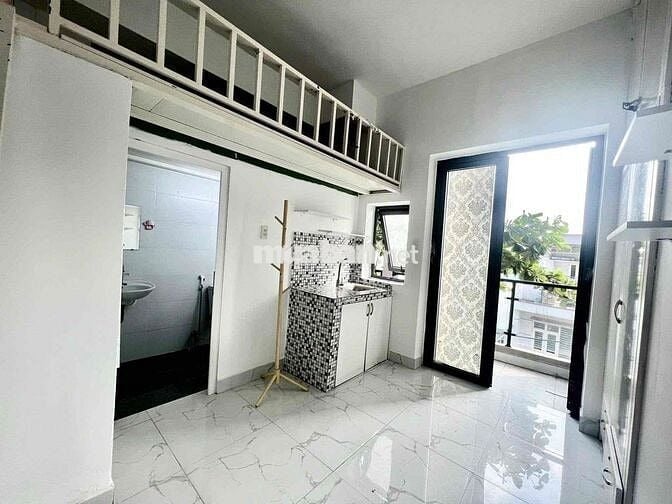 CHDV DUPLEX HSSV FULL NỘI THẤT CỬA SỔ, BAN CÔNG NGAY CÔNG VIÊN LÀNG H