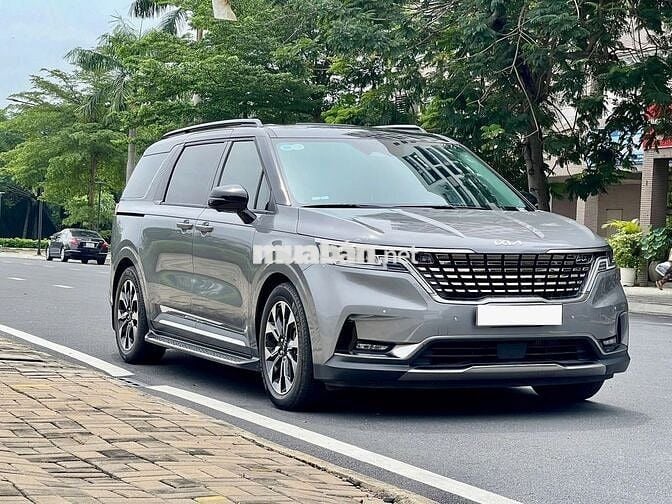 Kia Carnival 2.2D Signature 2024 - chất xe như mới