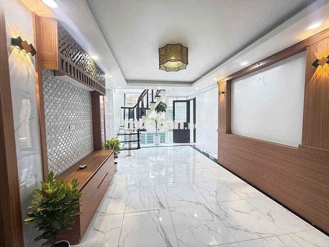 Bán căn tập thể Bách Khoa 100m², 4 ngủ, full nội thất, ô tô đỗ chân cầ