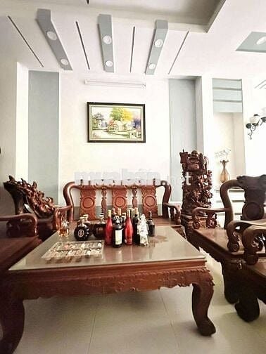 GIÁP QUẬN 10, 4mx18m, 5PN, 5WC, 4 TẦNG MỚI ĐẸP, CHỈ 9TỶ, HẺM XE HƠI 5M