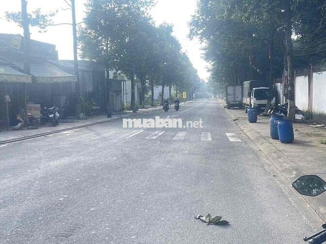 Lô góc buôn bán hố lang Tân Bình Dĩ An