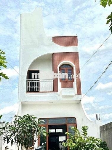 Chính chủ cần bán nhà mới xây 1 trệt 2 lầu