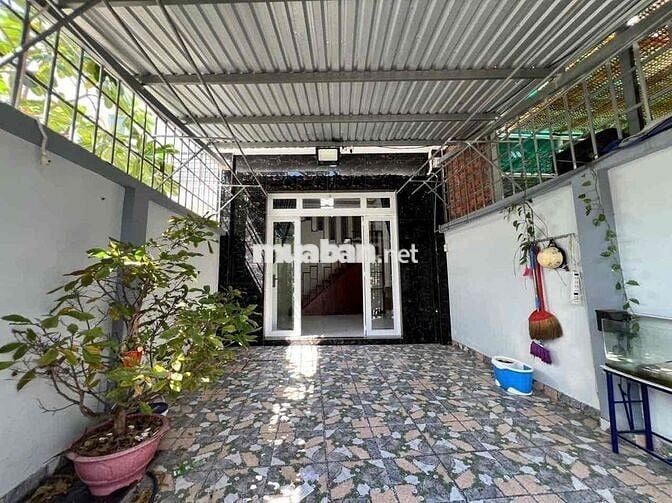 NHÀ MẶT TIỀN KD giá bằng trong hẻm trung tâm p5