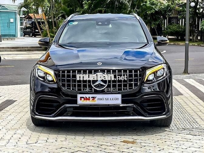 Mercedes Benz GLC250 4MATIC model 2020
