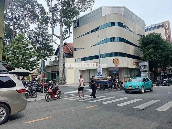 Toà Nhà VIP Phù Hợp Thương Hiệu