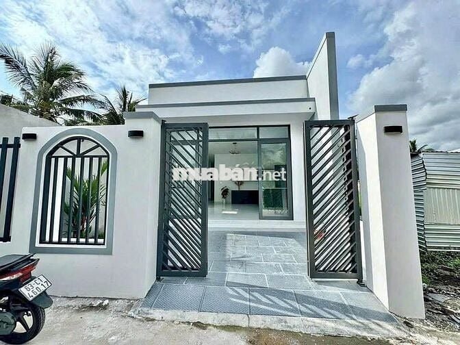 NHÀ CẤP 4 - MỚI HOÀN THIỆN - SỔ RIÊNG - NGAY TRUNG TÂM