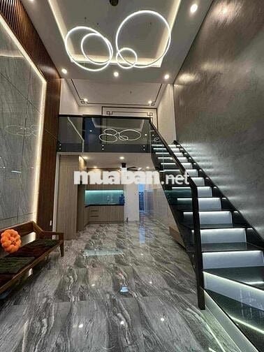 Nhà đẹp có nội thất tch 36 gần cvpm qt giá 3tỷ9 tl 2pn 2wc xe hoi 60m