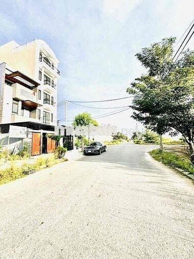 BÁN LÔ ĐẤT ĐẸP KĐT BIỆT THỰ VÕ CHÍ CÔNG GẦN CẦU KHUÊ ĐÔNG