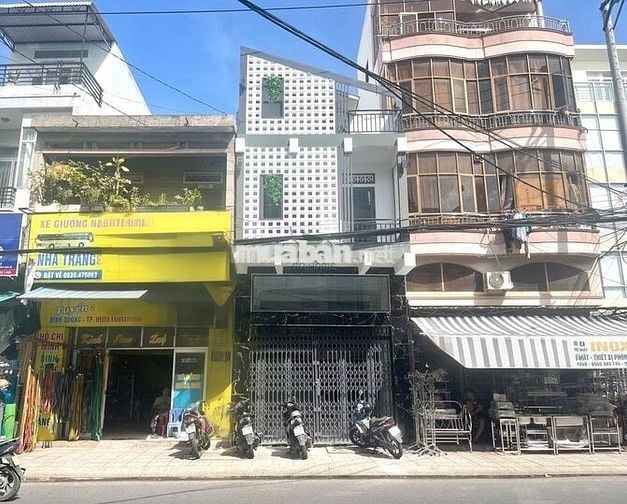 CHO THUÊ NHÀ KINH DOANH 3 TẦNG KHU VỰC TRUNG TÂM SẦM UẤT GIÁ 30 TRIỆU/