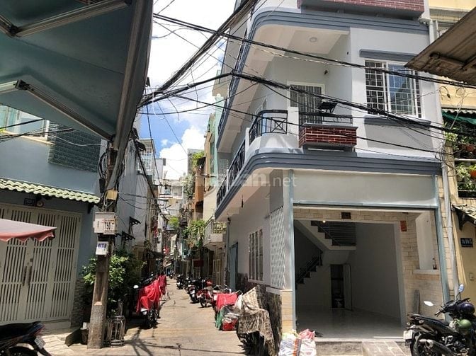 Nhà góc 2MT khu vực VIP Q1, Kế BỘ CÔNG AN, 3p đến chợ BẾN THÀNH