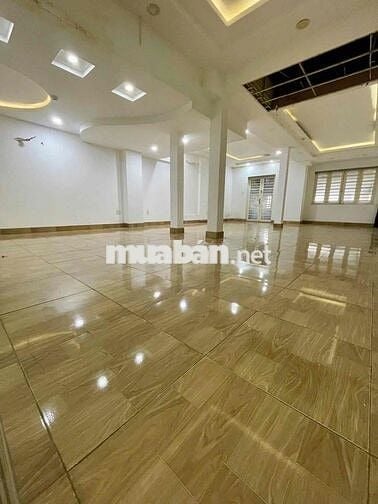 Cho thuê toà nhà 1 Trệt 3 lầu - Trần Quang Khải,Q1