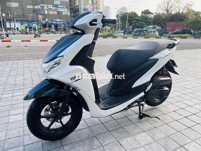 Xe máy Yamaha FreeGo màu trắng đen xe chính chủ