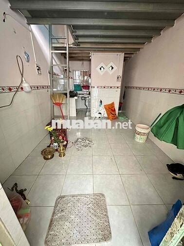 Cho thuê nhà hẻm trung tâm 12,5m², có gác suốt, gần chợ – trường –UBND