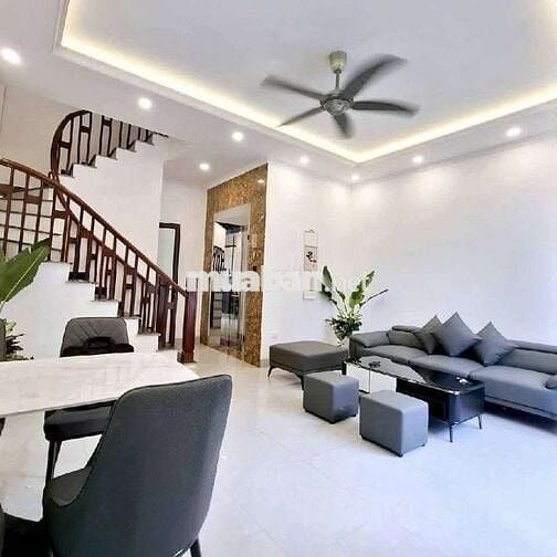 Đông Ngạc - Mới coong 32m - Thang máy, full nội thất - Ô tô sát nhà.