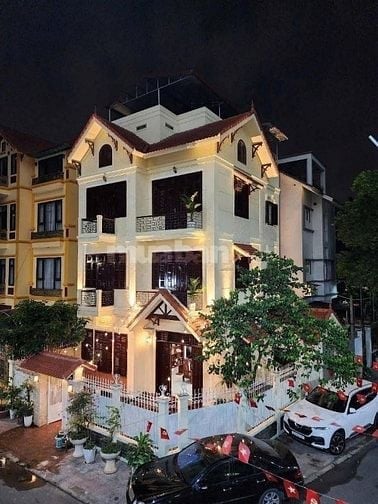BÁN NHANH BIỆT THỰ - TT MỸ ĐÌNH  ♦️DT: 143m2 ~ 4 Tầng ♦️MT: 22.5m ~ Gi