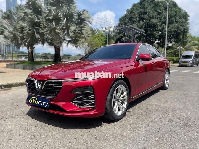 VinFast Lux A Plus 2022 - Màu đỏ - 4v2km