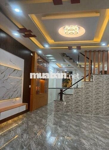 Bán Bà Điểm Hóc Môn - Nhà đẹp xây 1 trệt, 3 lầu - Đường rộng 10m thông