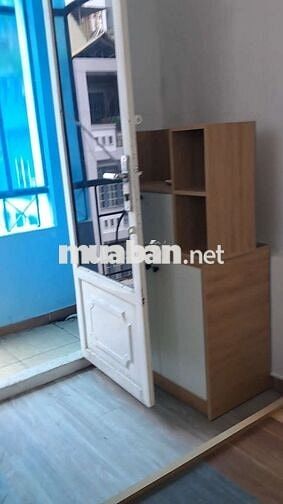 Phòng trọ nằm ở đường nguyễn thị minh khai, quận 1, gần hồ con rùa