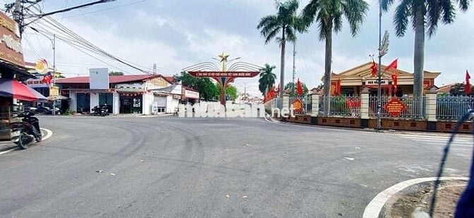 Cần bán 109m2 đất đấu giá trung tâm xã mễ sở cận kề vành đai 4