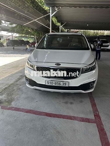 Kia Sedona 2019 Deluxe D - 80000 km
