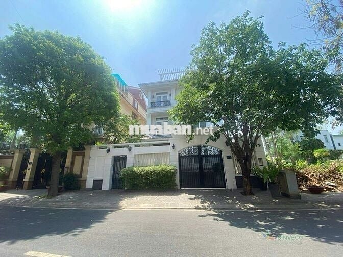 Biệt thự Quận 7 h.Đông Nam, 9m x 18.6m, 3 tầng, 2 mặt thoáng, 18 tỷ TL