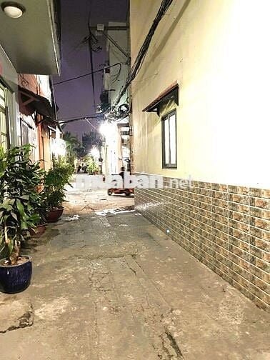 20m2 Lạc Long Quân HXH cách 1 căn, 3 tầng, hoàn công đủ
