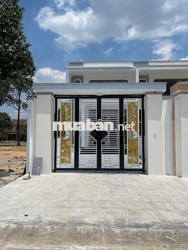 Cần Bán Nhà Gác Lửng Kết Cầu Lầu, Cần Bán Ngay Trường Lái Bửu Long