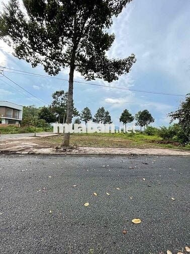 Cần Bán Lô Góc 400m2 Thổ Cư 100% Barimex Hoà Long